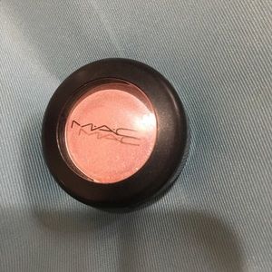 MAC Pink Venus and MAC Sushi Flower eyeshadow 🌸🌺